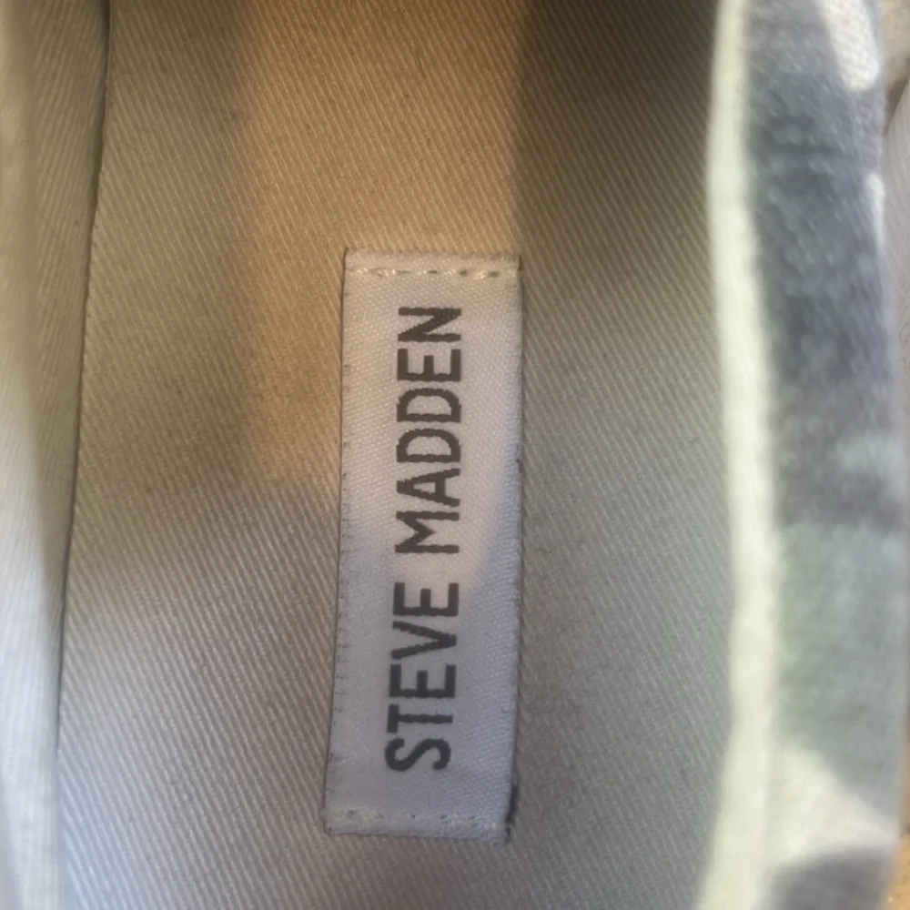Steve Madden Gills Green Camo Slip on Sneaker Women's Size 7.5